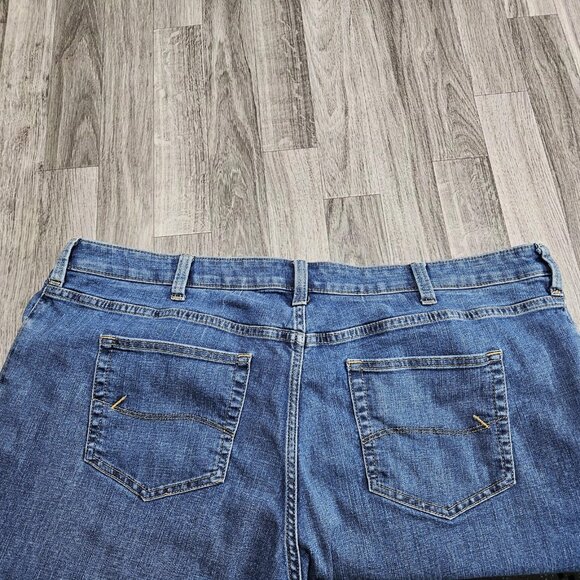 Lee Denim Capris Womens 22W Blue Relaxed Fit Mid Rise Stretch Jeans Plus Size - Picture 3 of 10